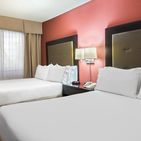 Holiday Inn Express Hotel & Suites Kendall East-Miami By Ihg Exterior foto