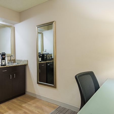 Holiday Inn Express Hotel & Suites Kendall East-Miami By Ihg Exterior foto