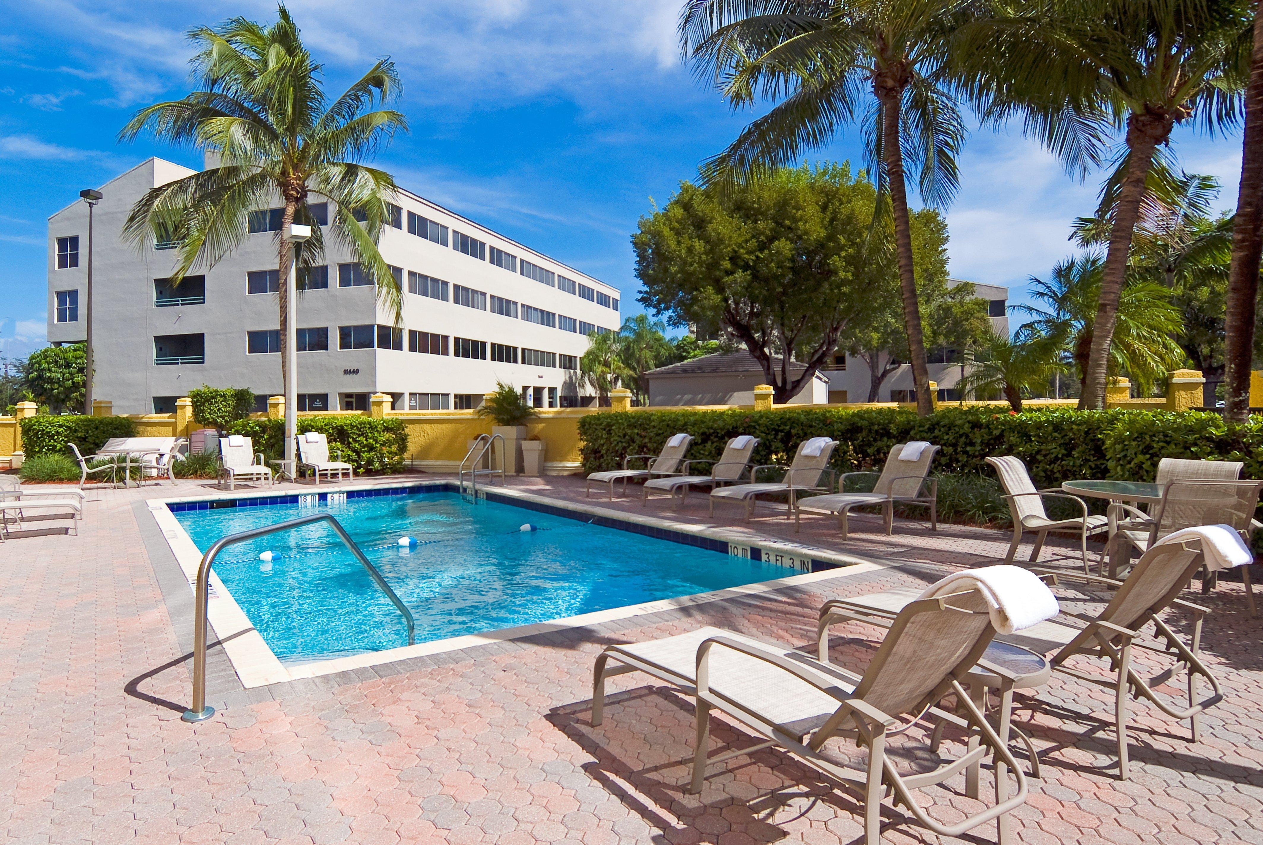 Holiday Inn Express Hotel & Suites Kendall East-Miami By Ihg Exterior foto